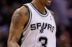 华体会APP下载-马刺碾压篮网B队，乔治·希尔惊艳世界的简单介绍