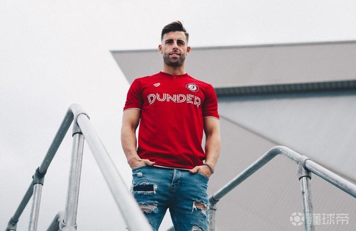 格拉纳达青训新秀崭露头角，引起关注