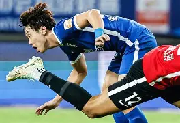 维拉城主场不敌对手,英超保级形势愈发严峻 维拉城主场不敌对手,英超保级形势愈发严峻