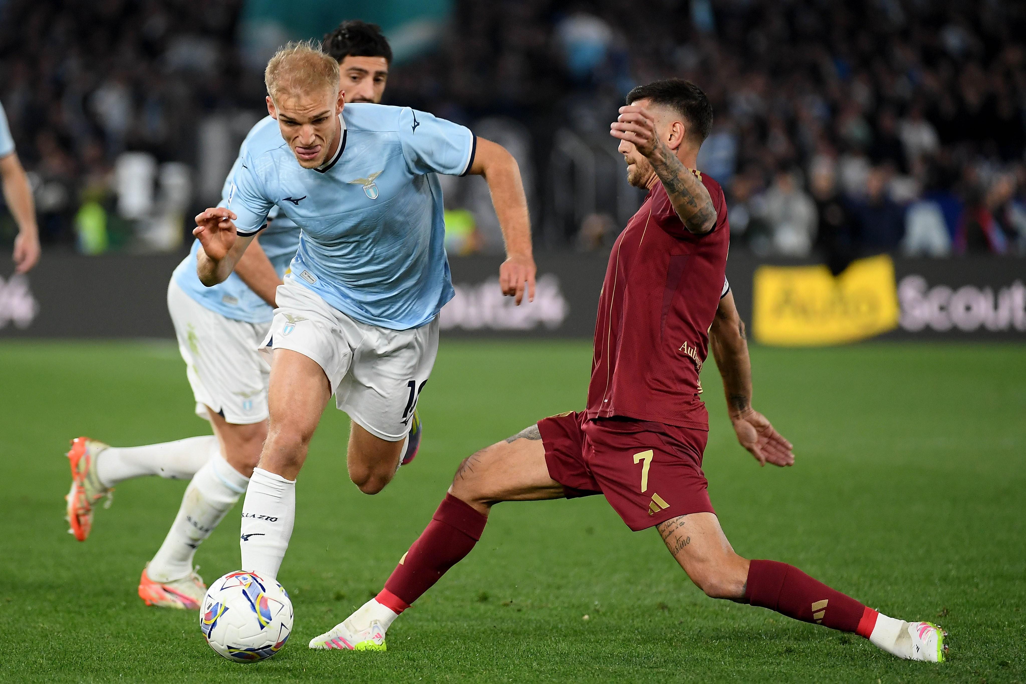 罗马城市德比战胜对手，球迷热情高涨