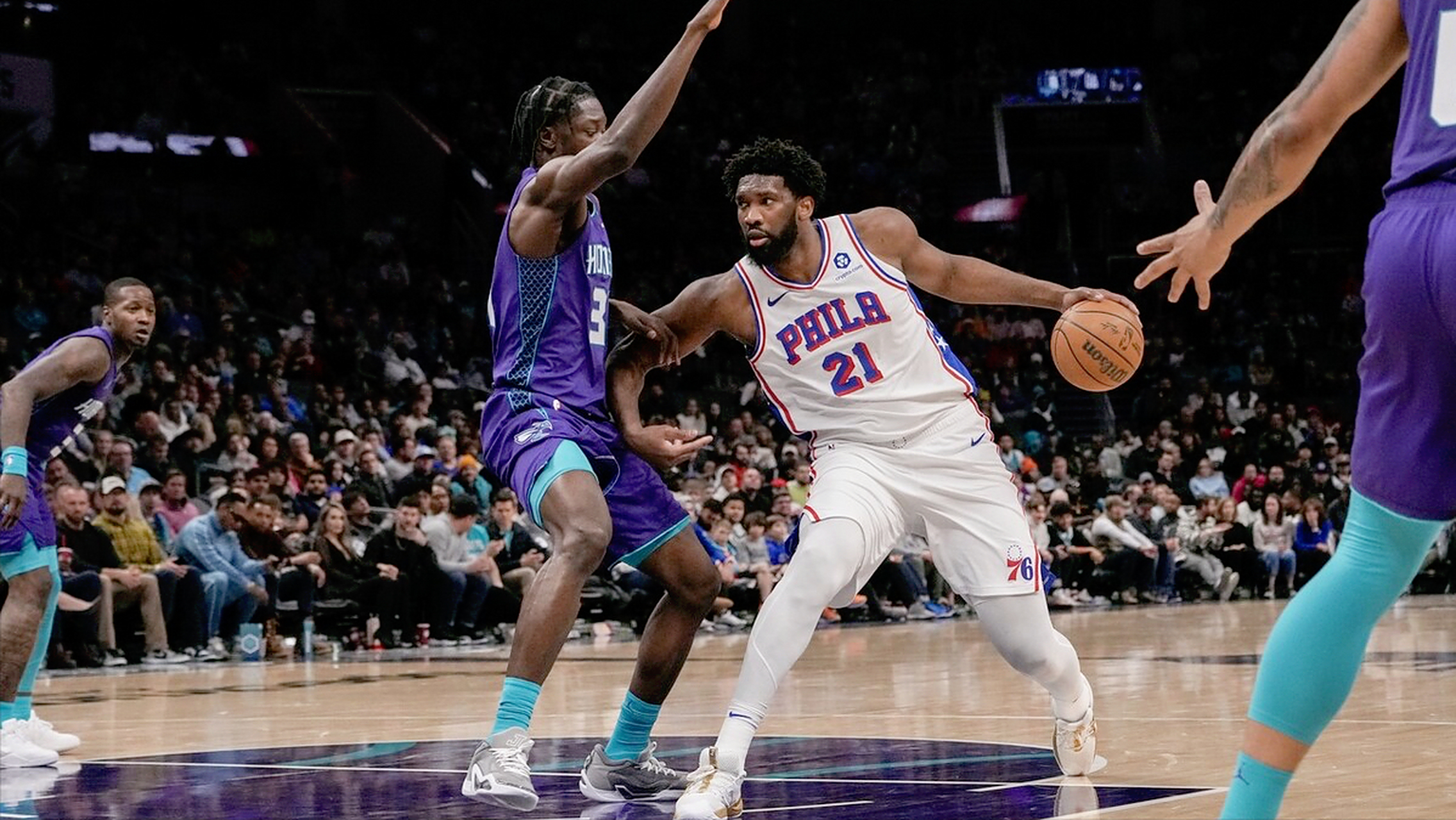 76人客场战胜黄蜂，实现三连胜的简单介绍