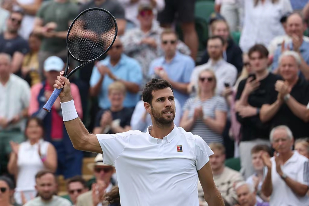 英国网球队轻取世界网球队，费德勒完成帽子戏法