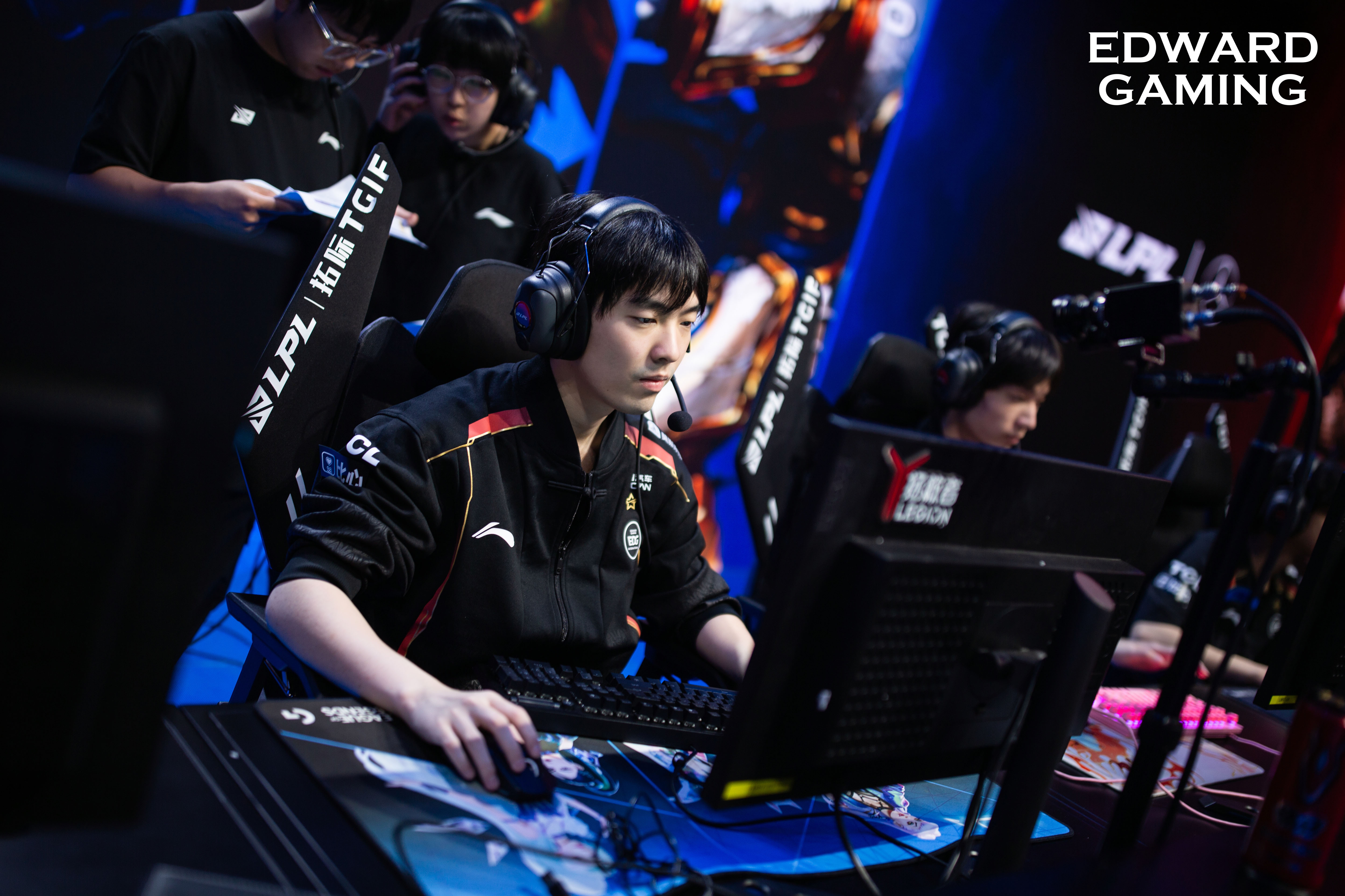 EDG鏖战BRO,Jankos一己之力扛起全队 EDG鏖战BRO,Jankos一己之力扛起全队